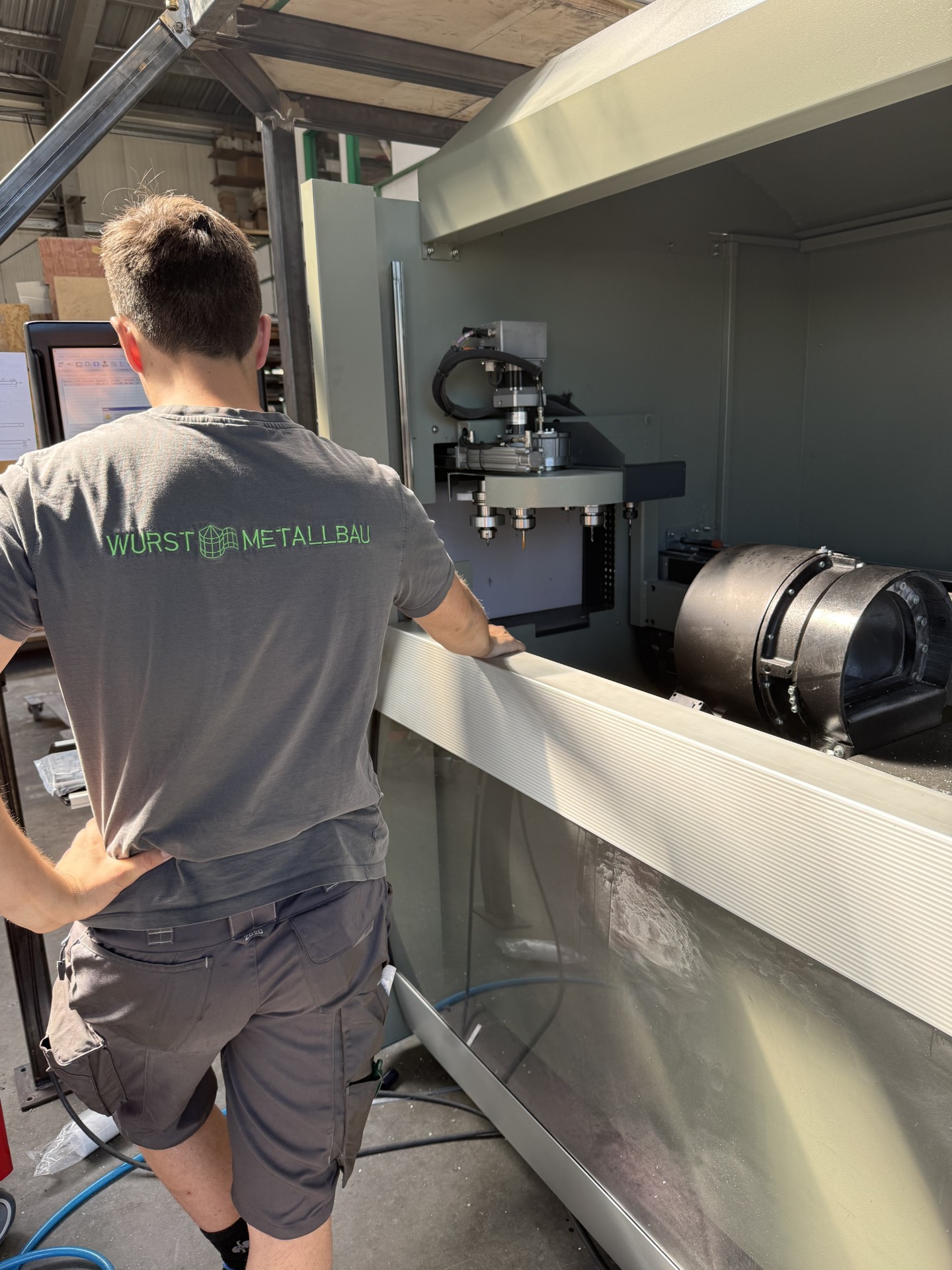CNC-Bearbeitungszentrum Emmegi Phantomic T3 Star in der Werkstatt von Wurst Metallbau